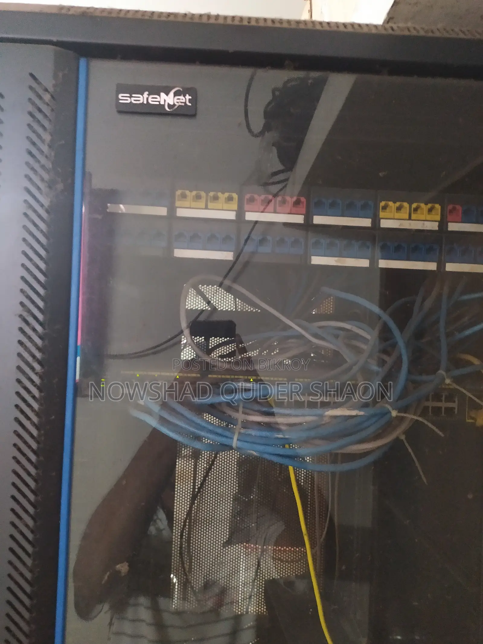 SERVER RACK