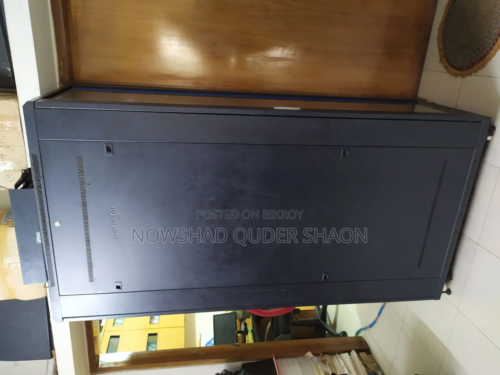 SERVER RACK