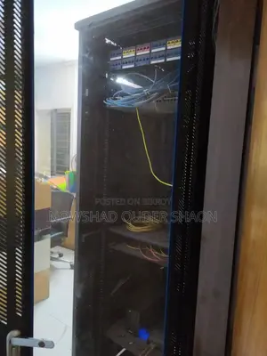 SERVER RACK