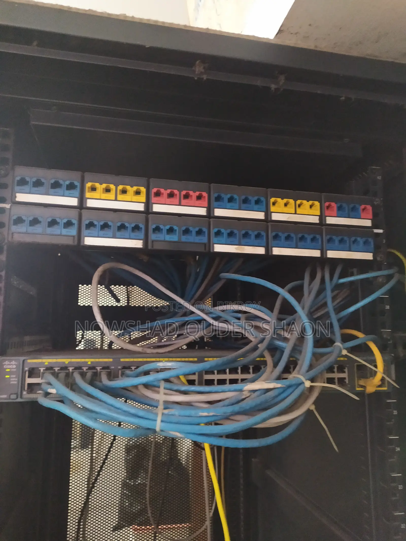 SERVER RACK