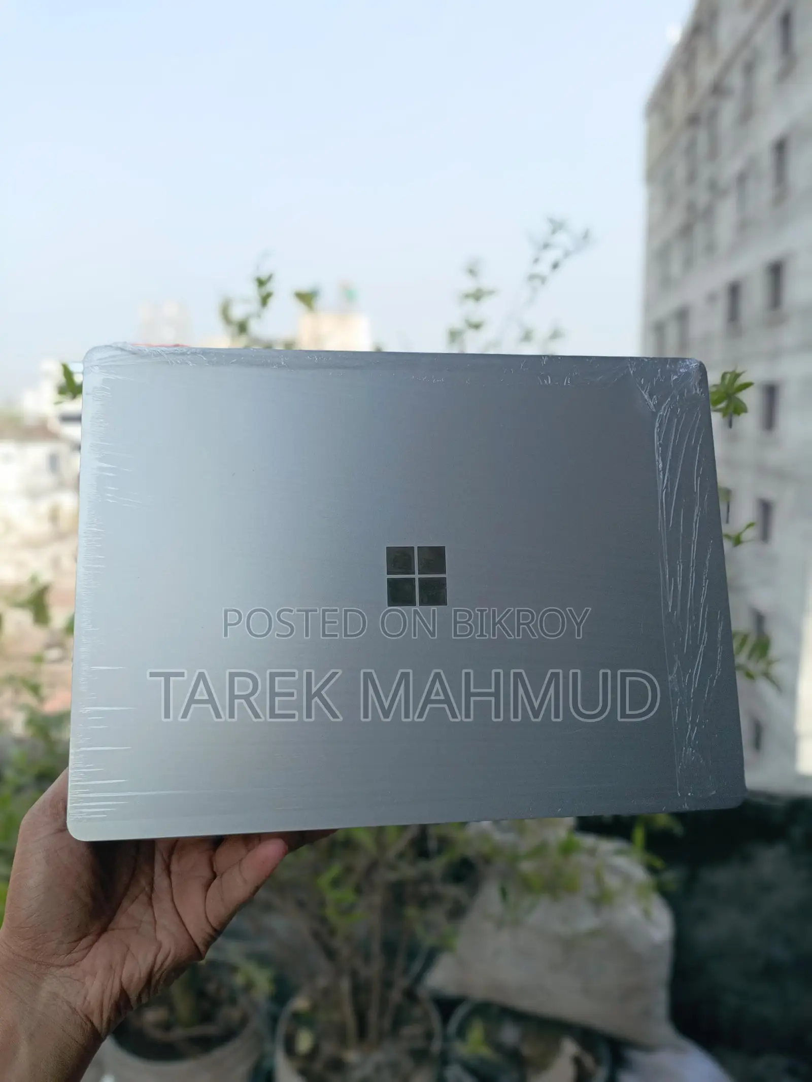 মাইক্রোসফট সারফেস ৩ ল্যাপটপ বিক্রয়ের জন্য