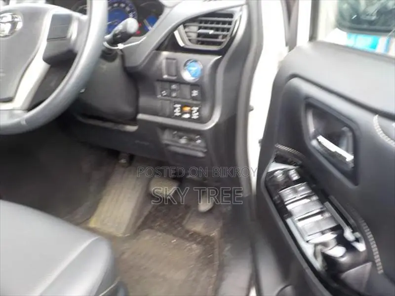 Toyota Esquire Gi Pack. 2021