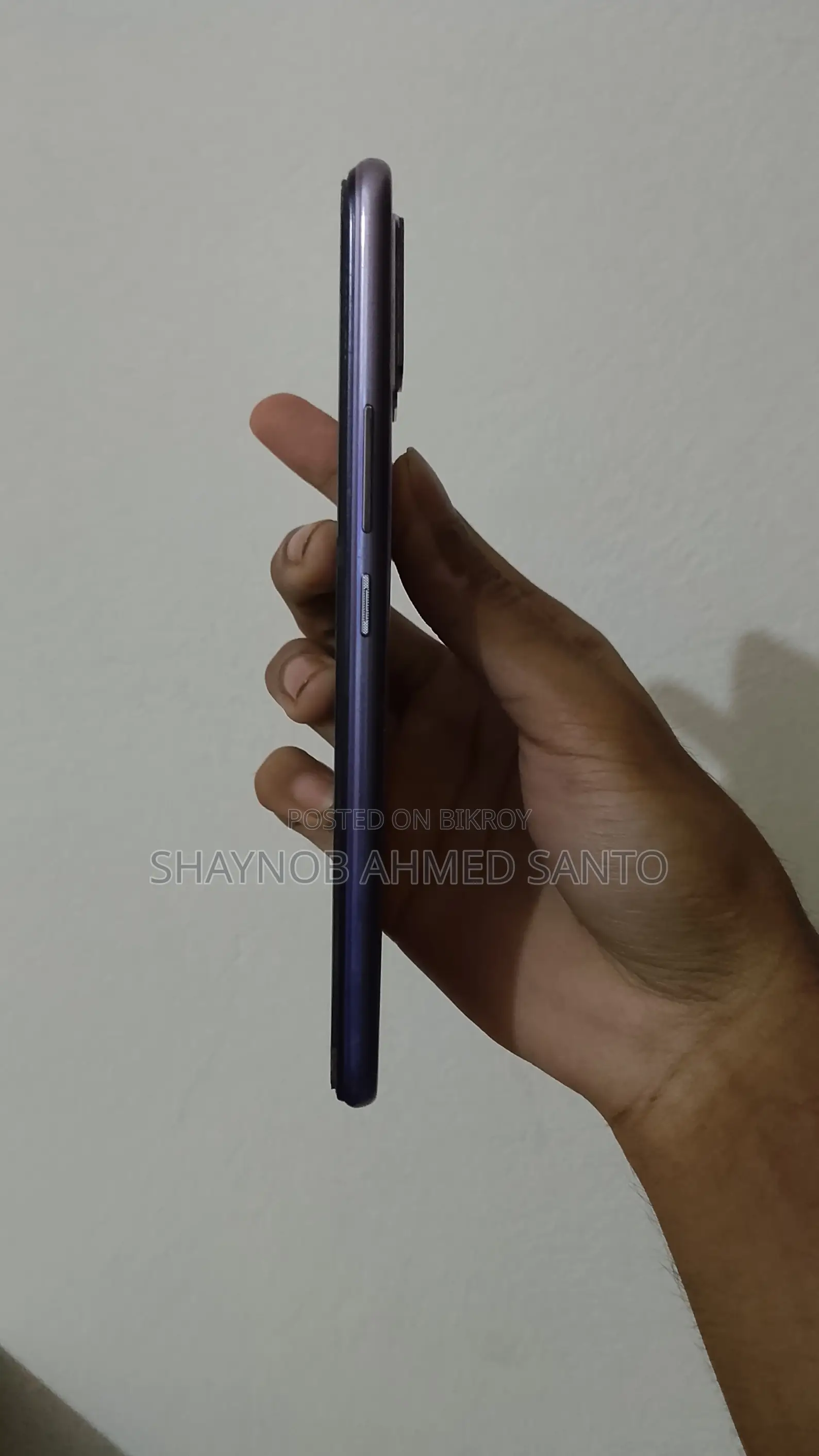 Vivo V20 . (Used)
