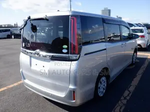 Toyota Noah Non Hybrid X Silver 2020