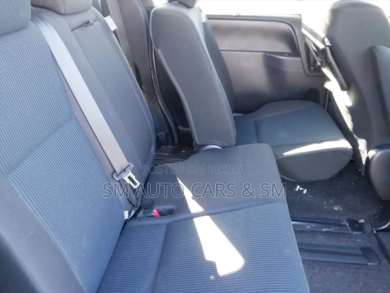 Toyota Noah Non Hybrid X Silver 2020