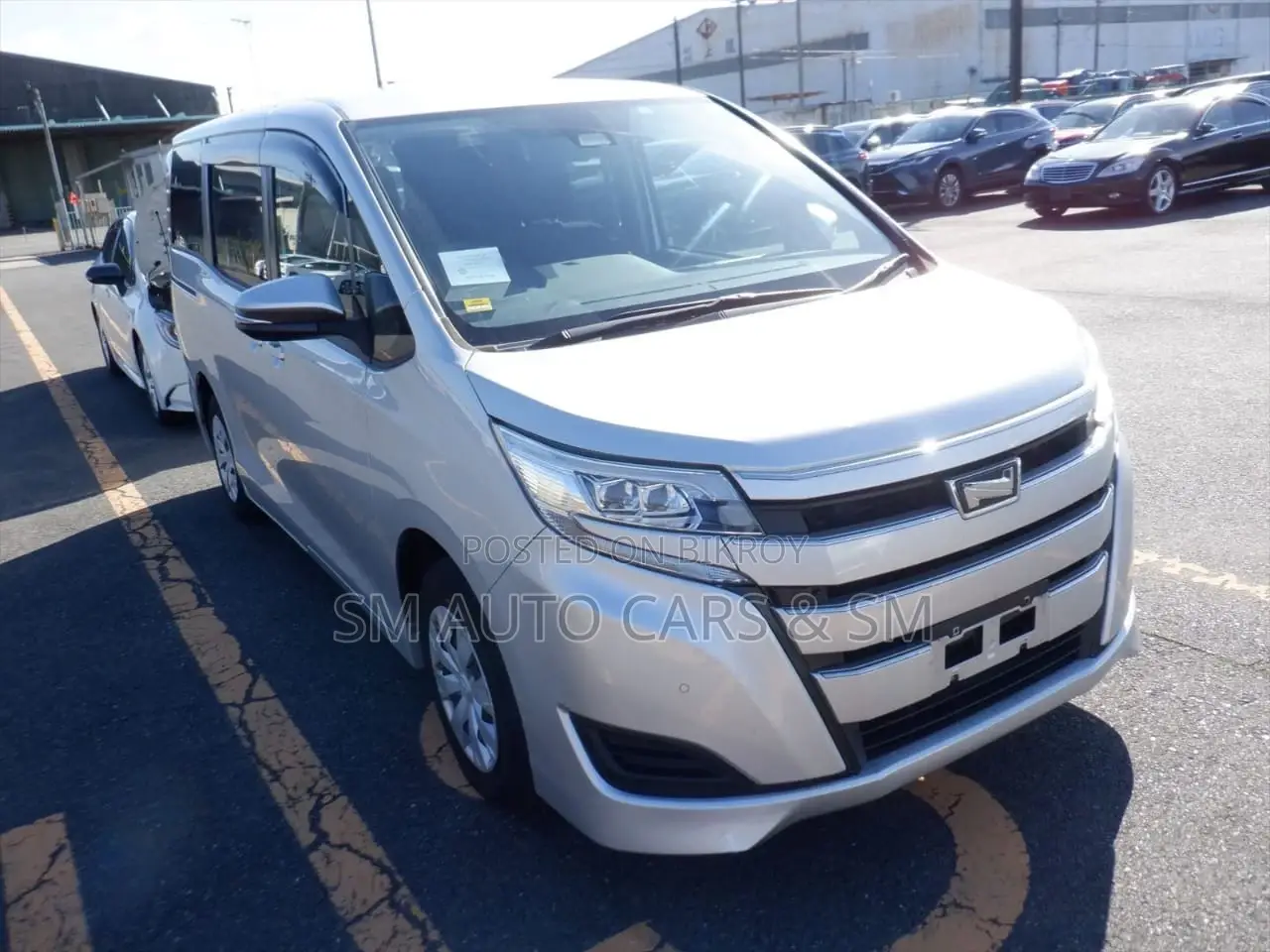 Toyota Noah Non Hybrid X Silver 2020