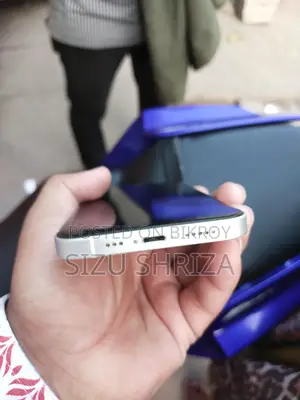 Apple iPhone 12 (Used)