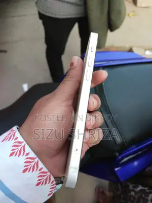 Apple iPhone 12 (Used)