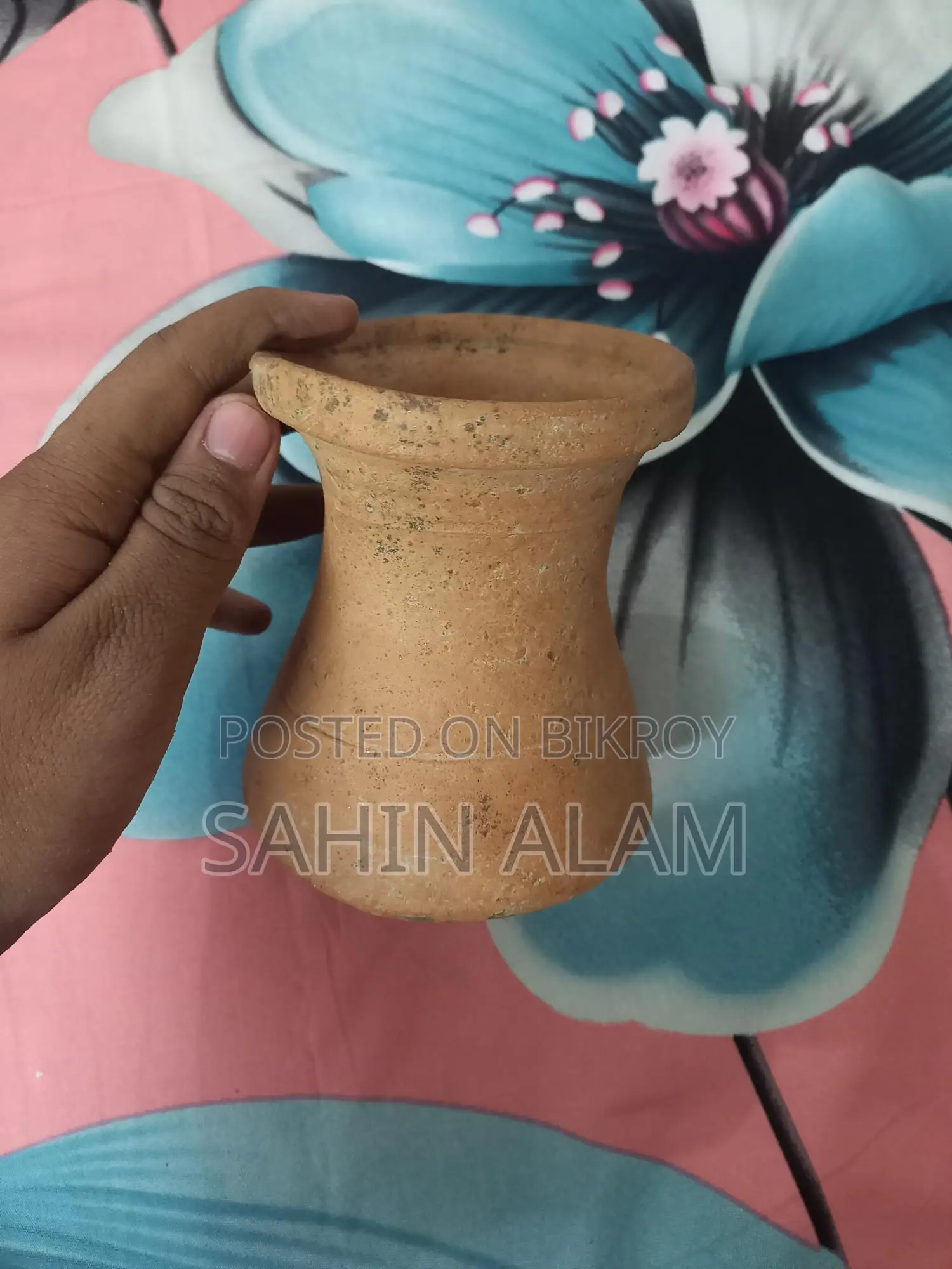 Old Clay Pot Found from Deep Soil (antique Pottery)