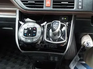 Toyota Esquire Gi pkg. 2020