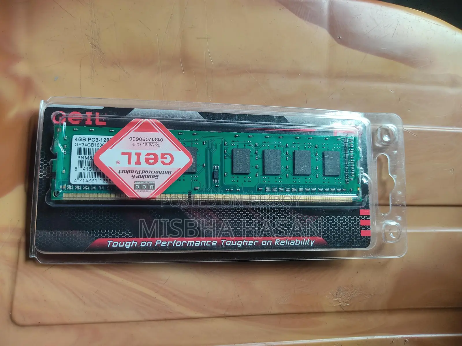 RAM 4 GB
