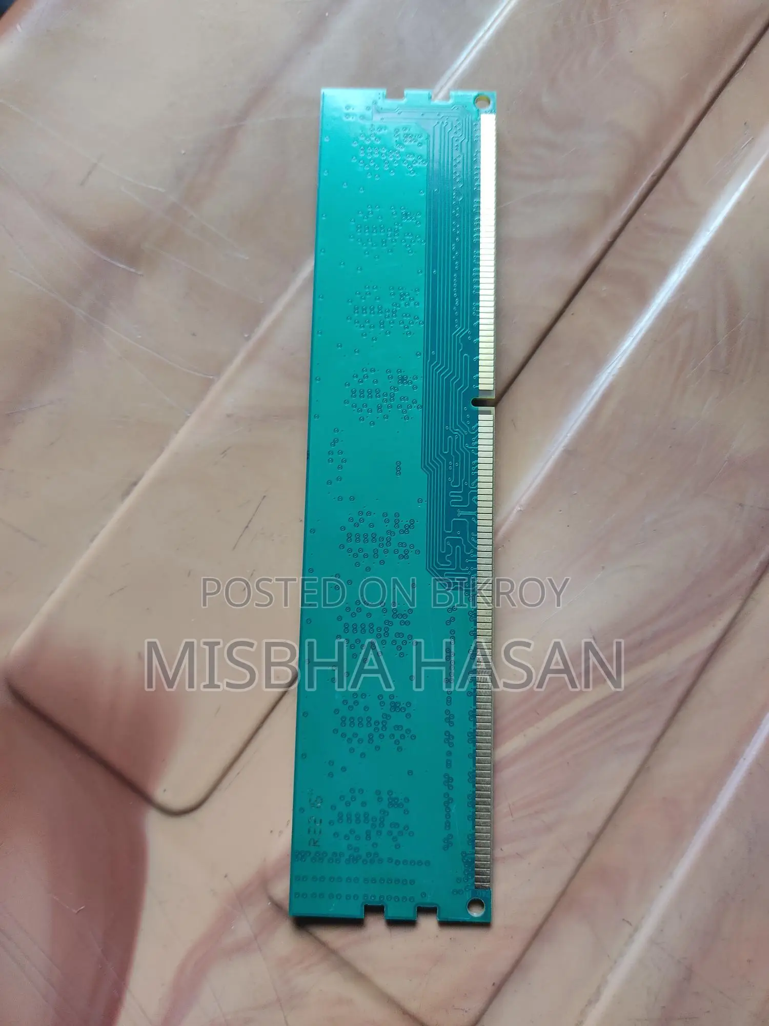 RAM 4 GB