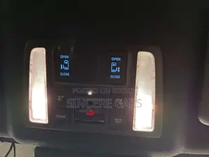 Toyota Noah SZ HYB WITH FOOTSTEP 2023