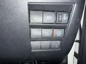 Toyota Noah SZ HYB WITH FOOTSTEP 2023