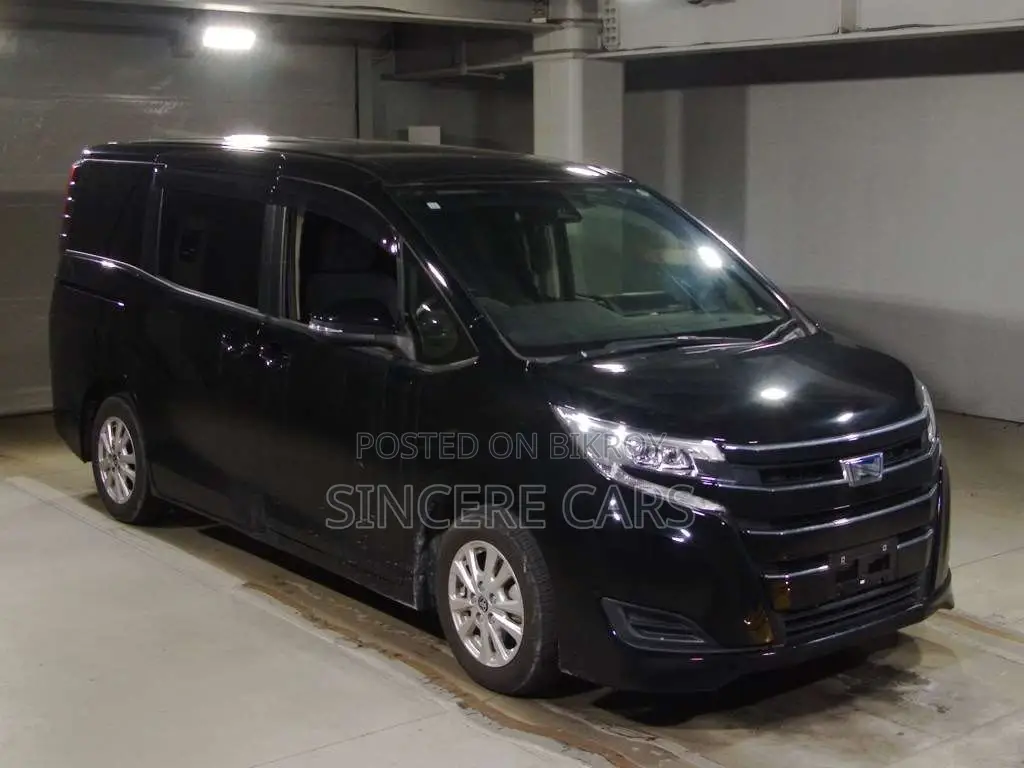 Toyota Noah X HYB 2 PWR DOOR 2021