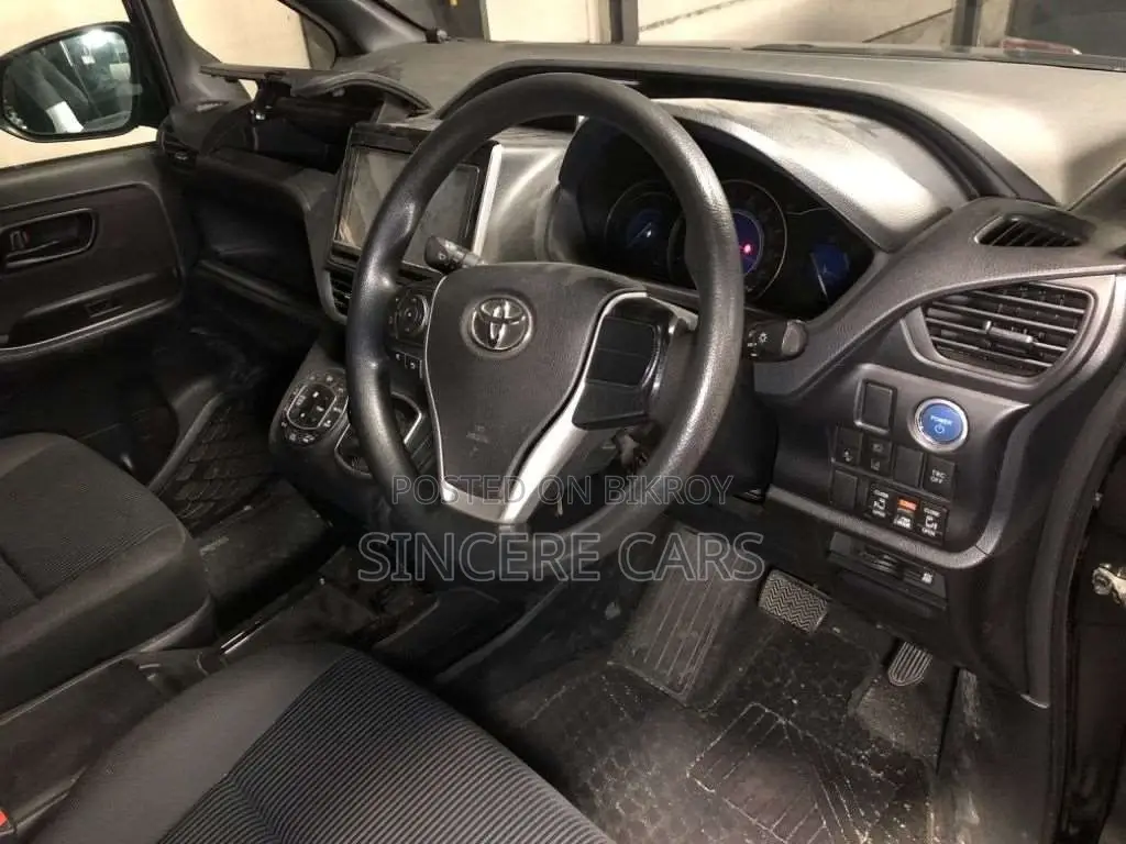 Toyota Noah X HYB 2 PWR DOOR 2021