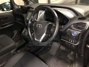 Toyota Noah X HYB 2 PWR DOOR 2021