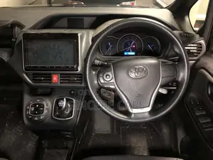 Toyota Noah X HYB 2 PWR DOOR 2021
