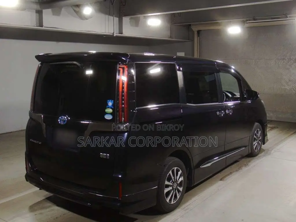Toyota Esquire Gi Premium 2020