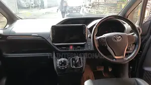 Toyota Esquire GI PREMIUM-PACKAGE 2020