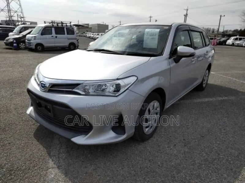 Toyota Fielder hybrid 2021