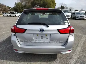 Toyota Fielder hybrid 2021