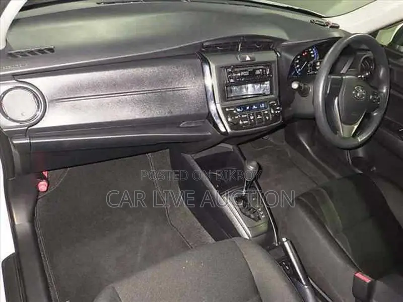 Toyota Fielder hybrid 2021