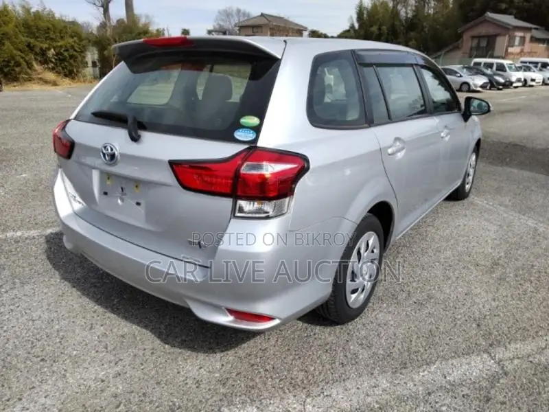 Toyota Fielder hybrid 2021