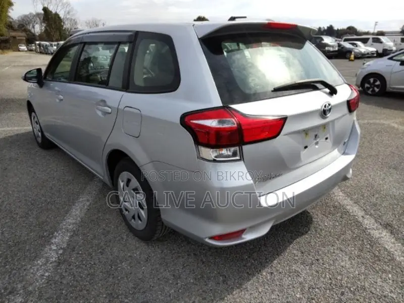 Toyota Fielder hybrid 2021