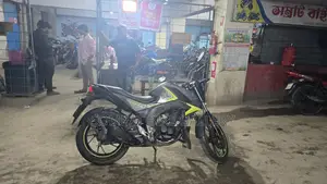 Honda Hornet সুপার ফ্রেশ 2016