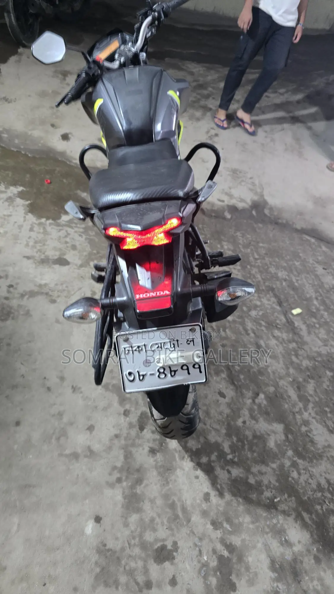 Honda Hornet সুপার ফ্রেশ 2016