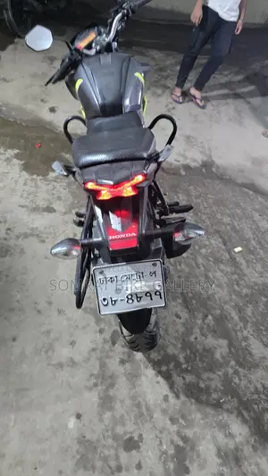 Honda Hornet সুপার ফ্রেশ 2016