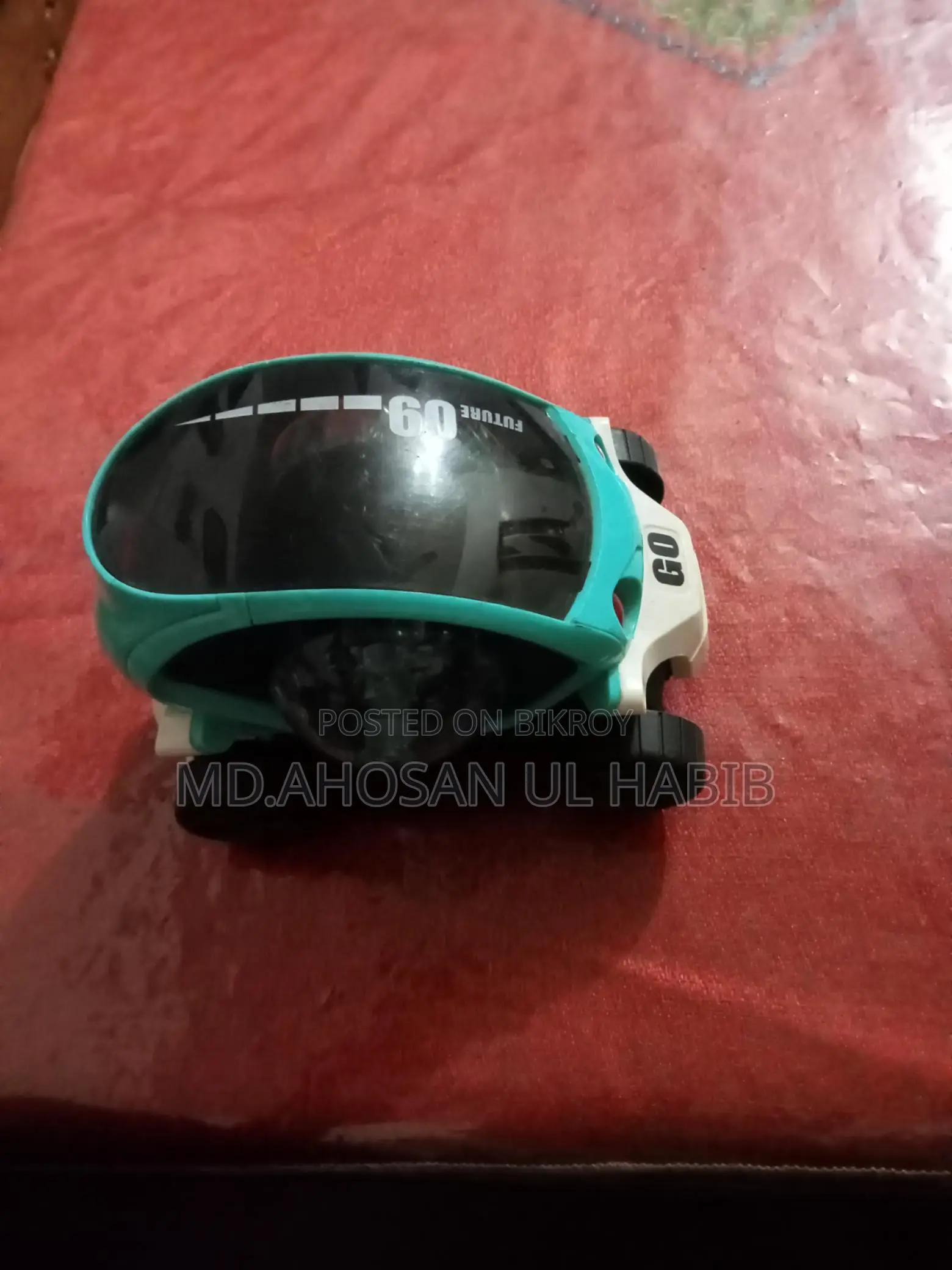 বাচ্চাদের জন্য লাইটিং সহ ফার্স্ট ক্লাস খেলনা গাড়ি