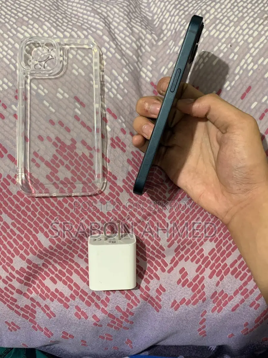 Apple iPhone 13 (Used)