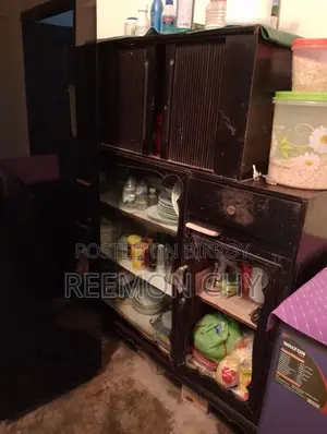 শোকেস বিক্রয় হবে