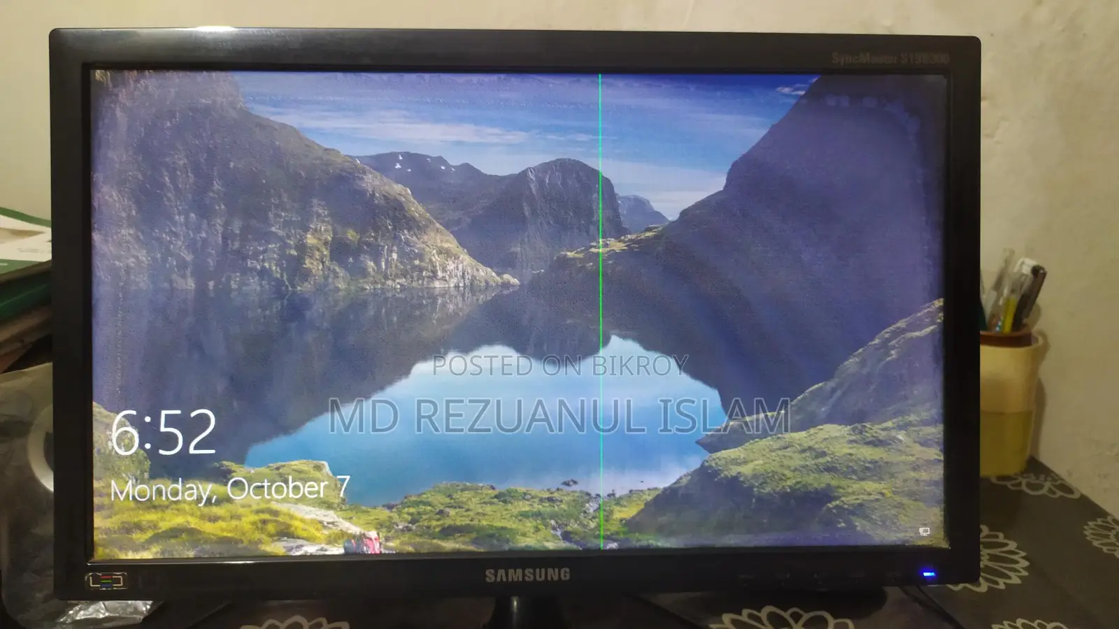 Samsung 19" LED Old Monitor