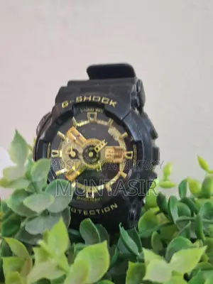 G-shock. Water Resistant 20 Bar.