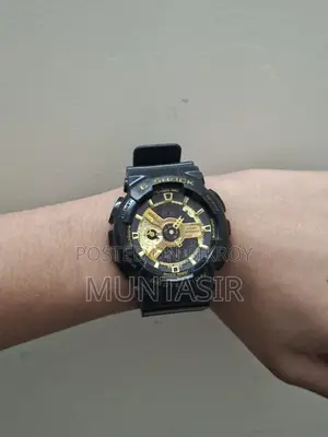 G-shock. Water Resistant 20 Bar.