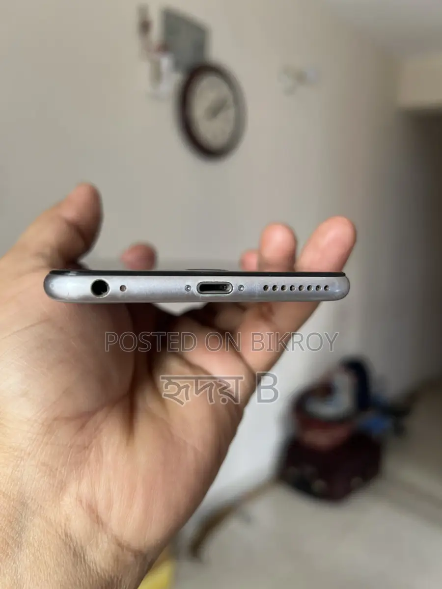 Apple iPhone 6S Plus . (Used)