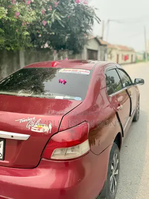 Toyota Belta . 2006