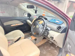 Toyota Belta 2006