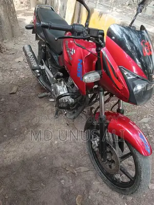 Bajaj Pulsar 150 . 2015