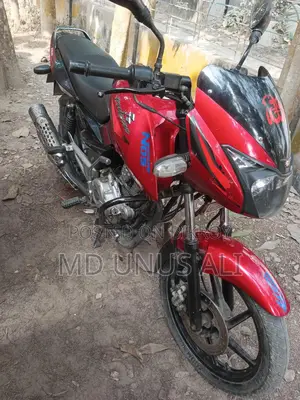 Bajaj Pulsar 150 . 2015