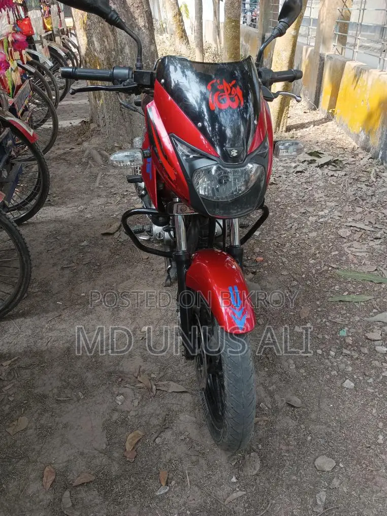 Bajaj Pulsar 150 . 2015