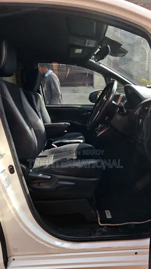 Toyota Esquire GI PREMIUM - HV 2020