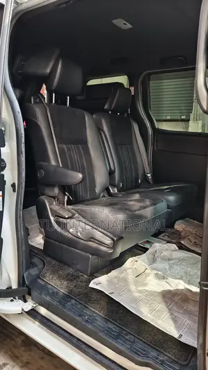 Toyota Esquire GI PREMIUM - HV 2020