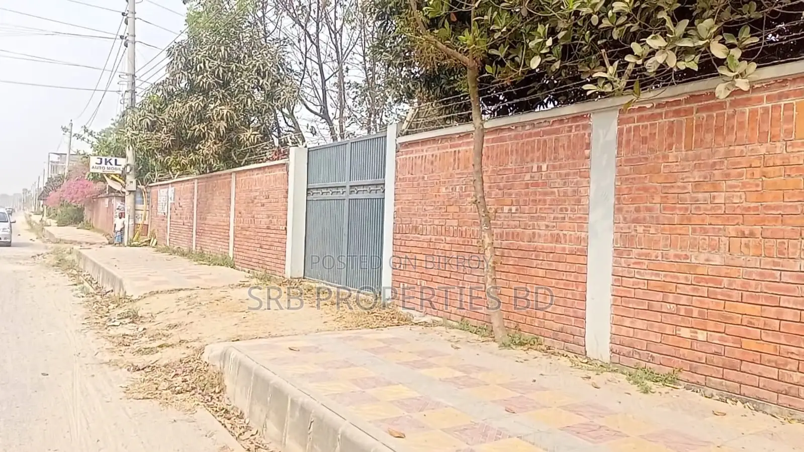 27 Katha Prime Land on Madani Avenue 100ft Main Road | Ceramic Boundary