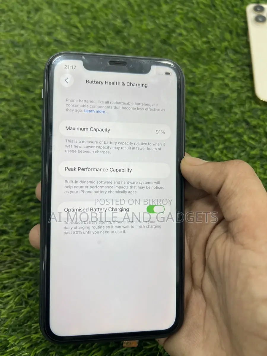 Apple iPhone 11 128GB (Used)