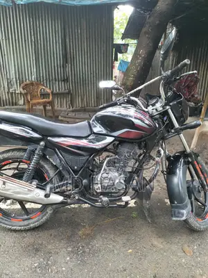 Bajaj Discover 100 . 2016