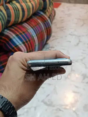 Samsung Galaxy S20 (Used)